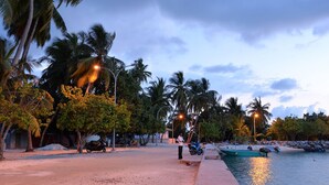 Beach nearby, scuba diving, snorkeling, fishing - Eden BAANI Lodge (Felidhoo)