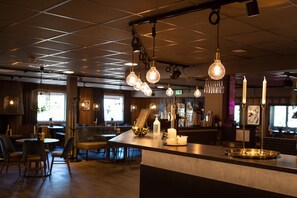 Bar (in der Unterkunft)