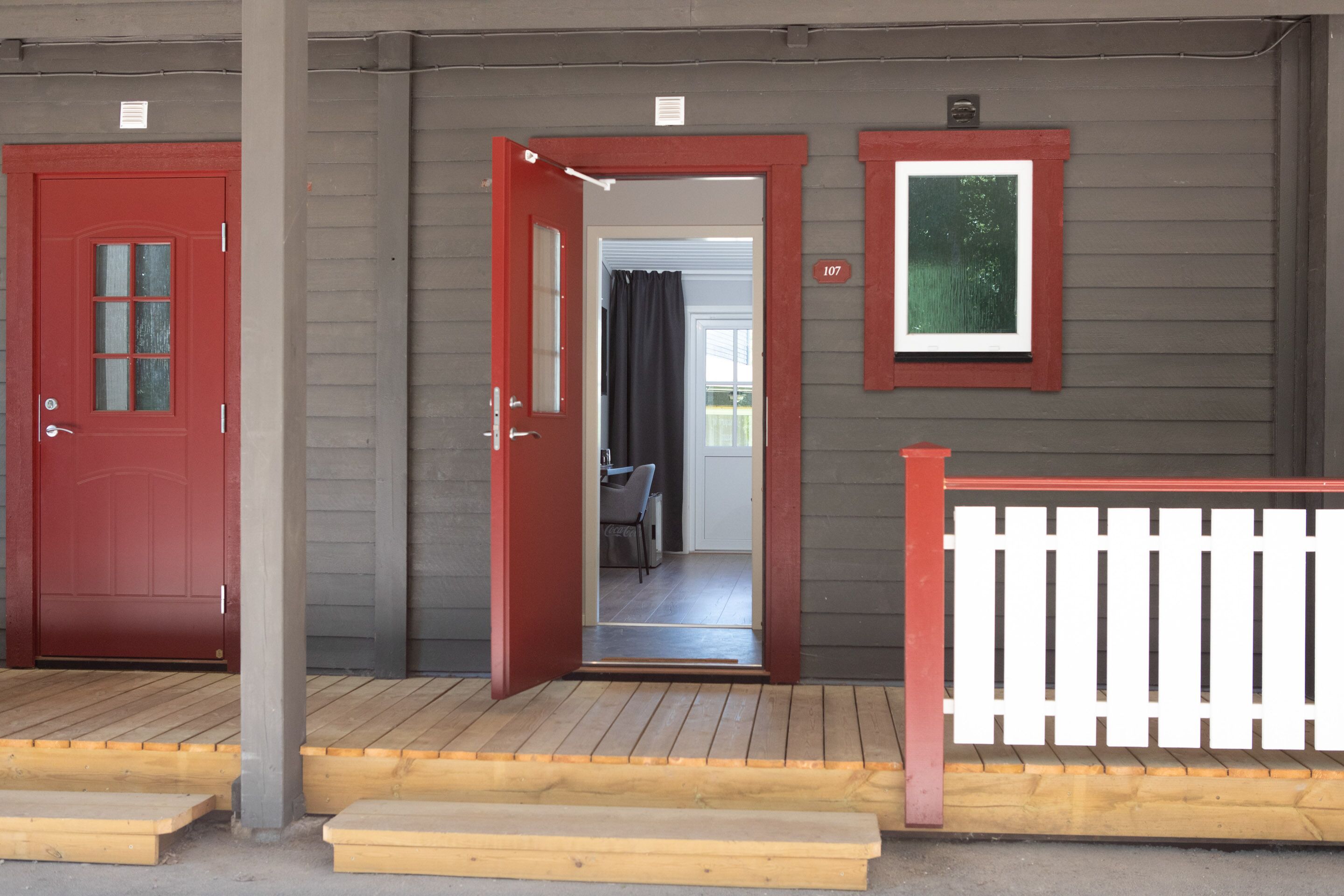 Familjerum för fyra - flera sängar - icke-rökare - bottenvåning | Skrivbord, mörkläggningsgardiner, gratis wi-fi och sängkläder