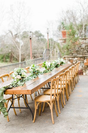 Terrace/patio - The Winchester Lodge (Fredericksburg)