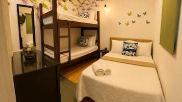 Familiar Baño Privado | In-room safe, free WiFi, bed sheets, wheelchair access