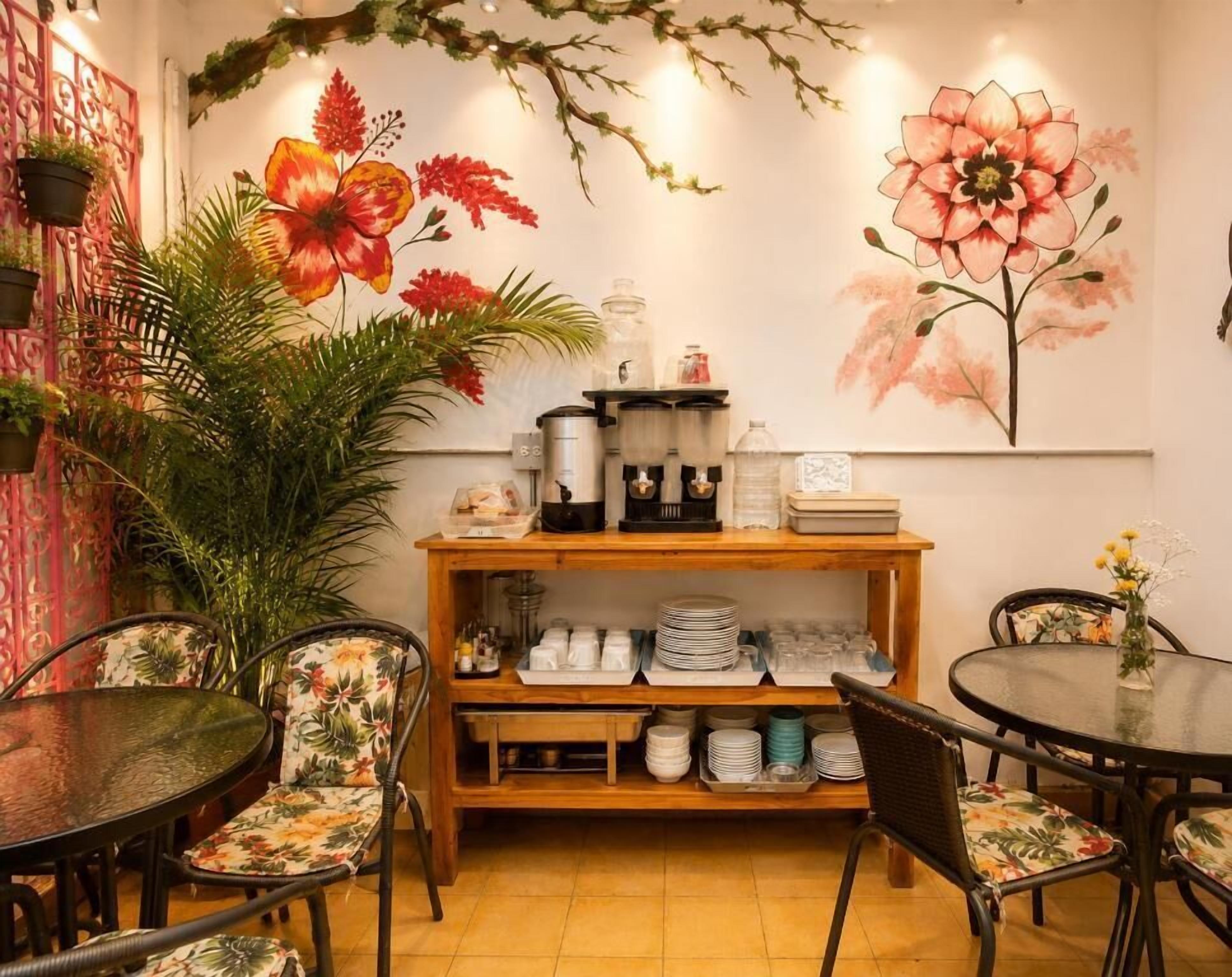Petit déjeuner complet compris tous les jours