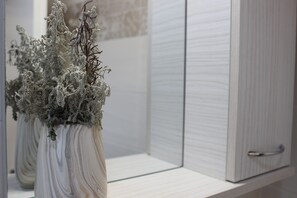 Traditional Apartment, Non Smoking (Avra) | Bathroom