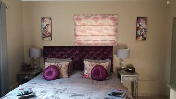 Cottage Deluks, 2 kamar tidur | 2 kamar tidur, setrika/meja setrika, Wi-Fi gratis, dan seprai linen