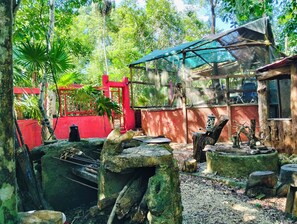 Grytor/köksredskap, städutrustning och pappersservetter