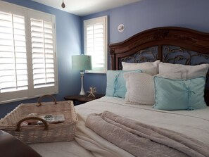 Luxury Single Room, 1 Katil Ratu (Queen), Non Smoking | Peralatan tempat tidur premium, gebar bulu kapas, tilam berlapik 