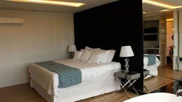 Quarto presidencial, 1 cama King | 1 quarto, roupas de cama premium, frigobar, cofres nos quartos