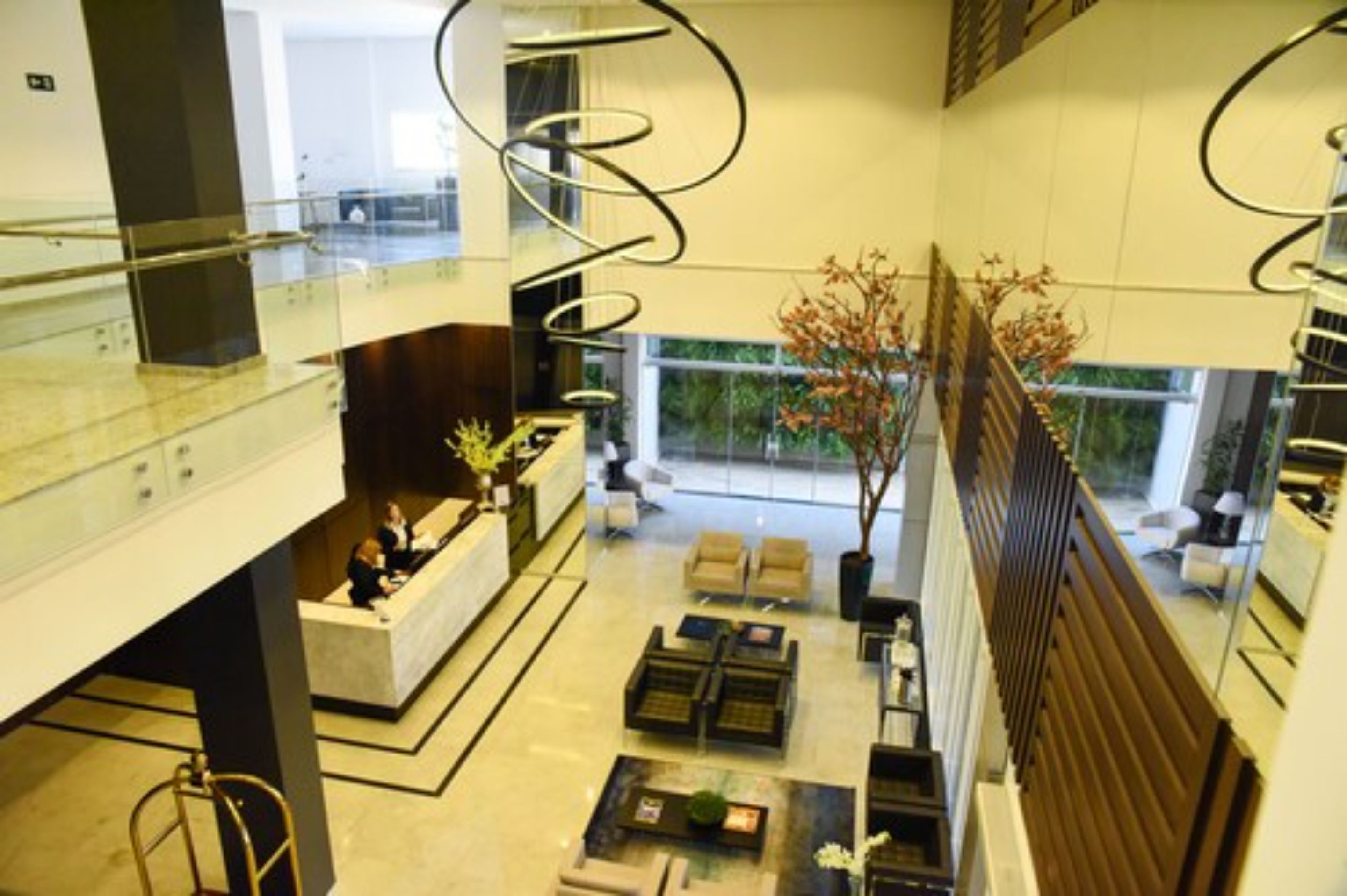 Área de estar no saguão