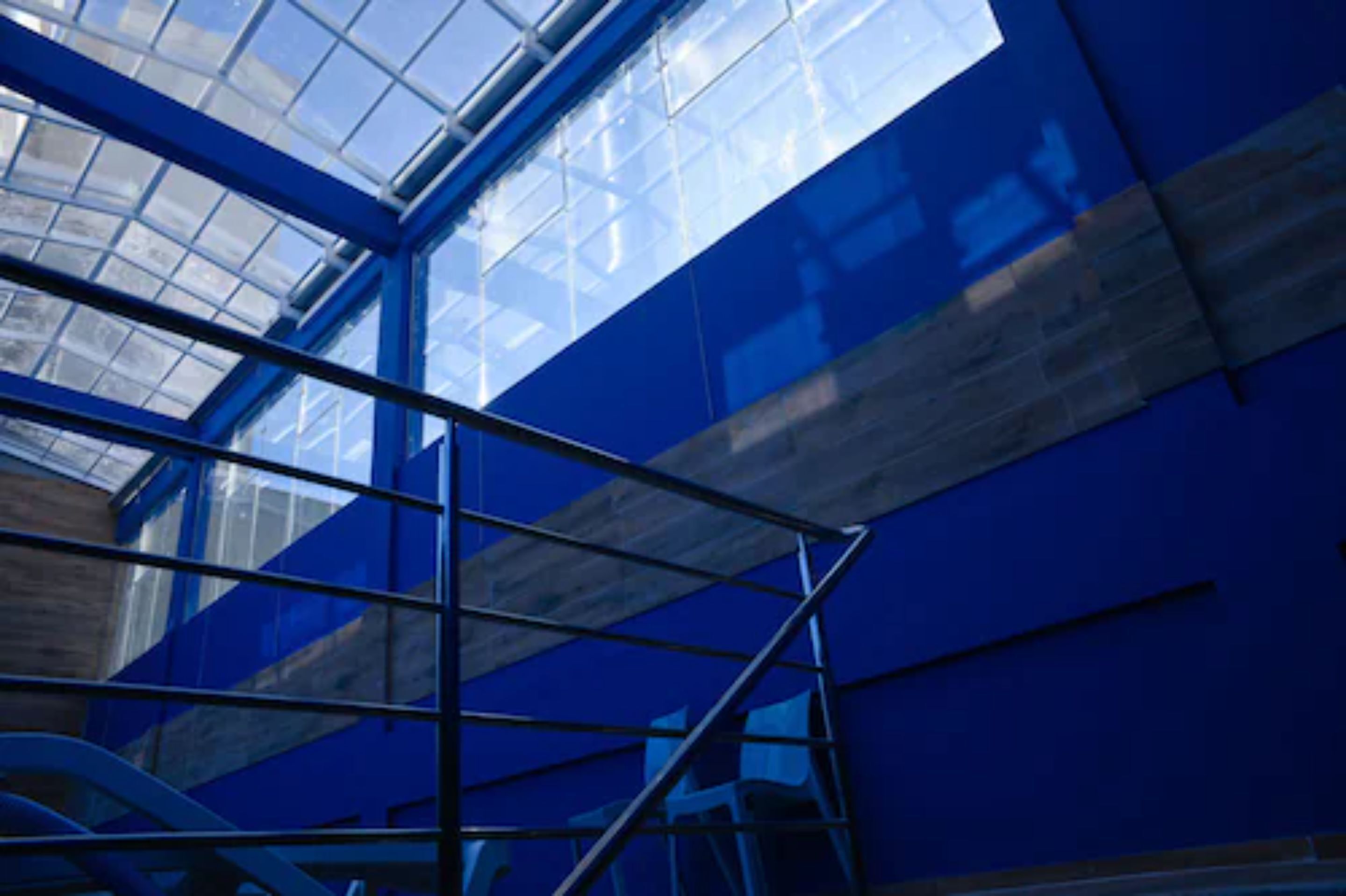 indoor pool, pool loungers