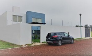 숙박 시설 정면