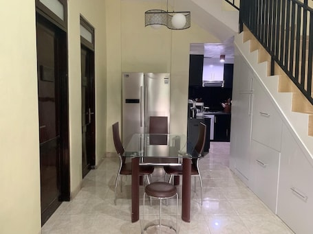 Fridge, microwave