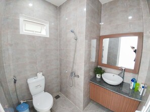 House, 3 Bedrooms | Bathroom | Shower, hair dryer, slippers, towels - Cukoo House (Hanoi)
