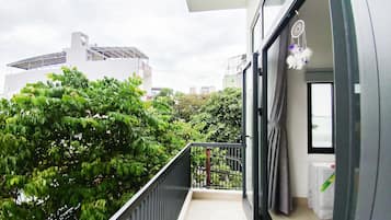 House, 3 Bedrooms | Balcony