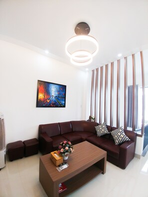 Rumah, 3 kamar tidur | Ruang keluarga | TV