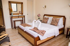 Deluxe Double Room (2 Adults + 1 Child)