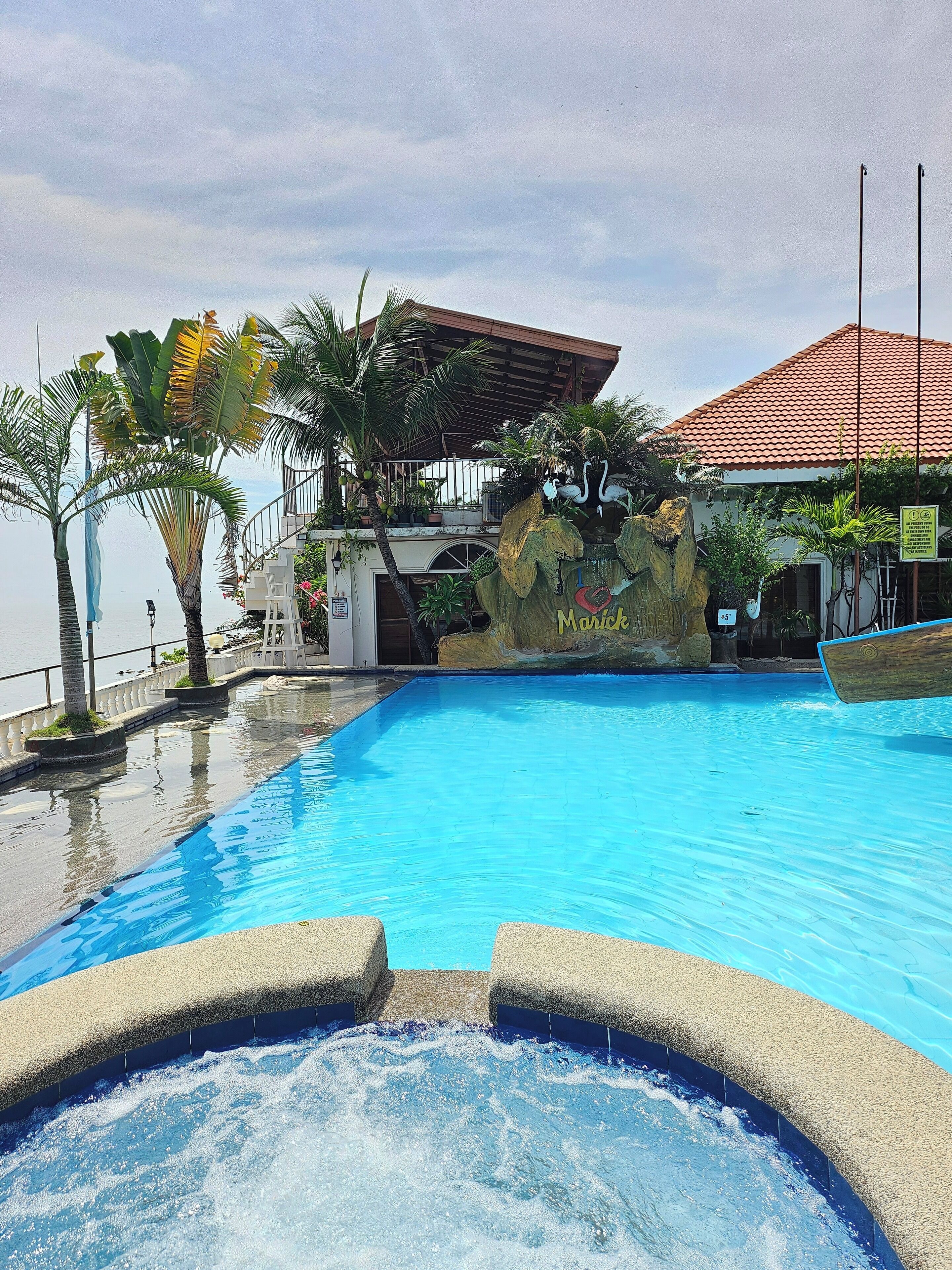 2 albercas al aire libre, camas balinesas gratuitas y camastros 