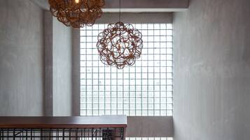 Petit déjeuner, déjeuner et dîner servis sur place, plats Cuisine thaï