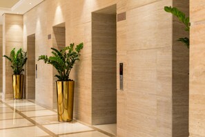 Lobby lounge - HiGuests - Mon reve (Dubai)