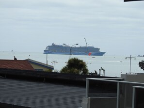 Familielejlighed - 2 soveværelser - køkken - delvis havudsigt | Strand-/havudsigt