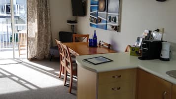 Apartament familiar, 2 dormitoris, cuina, vistes parcials a l'oceà | 2 dormitoris, roba de llit d'alta qualitat i cobrellits