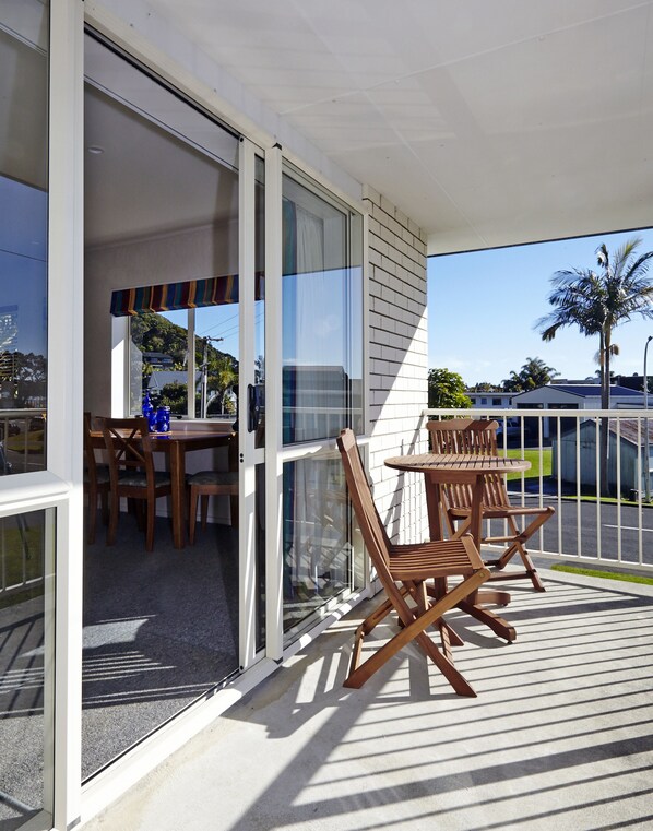 Outdoor dining - Paihia Apartments (Paihia)