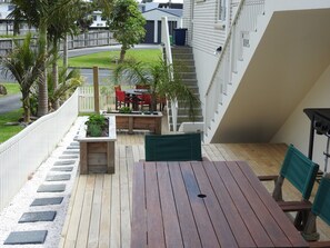 Appartement Familial, 2 chambres, cuisine, vue partielle sur l'océan | Terrasse/Patio
