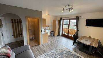 In-room safe, desk, free WiFi, bed sheets