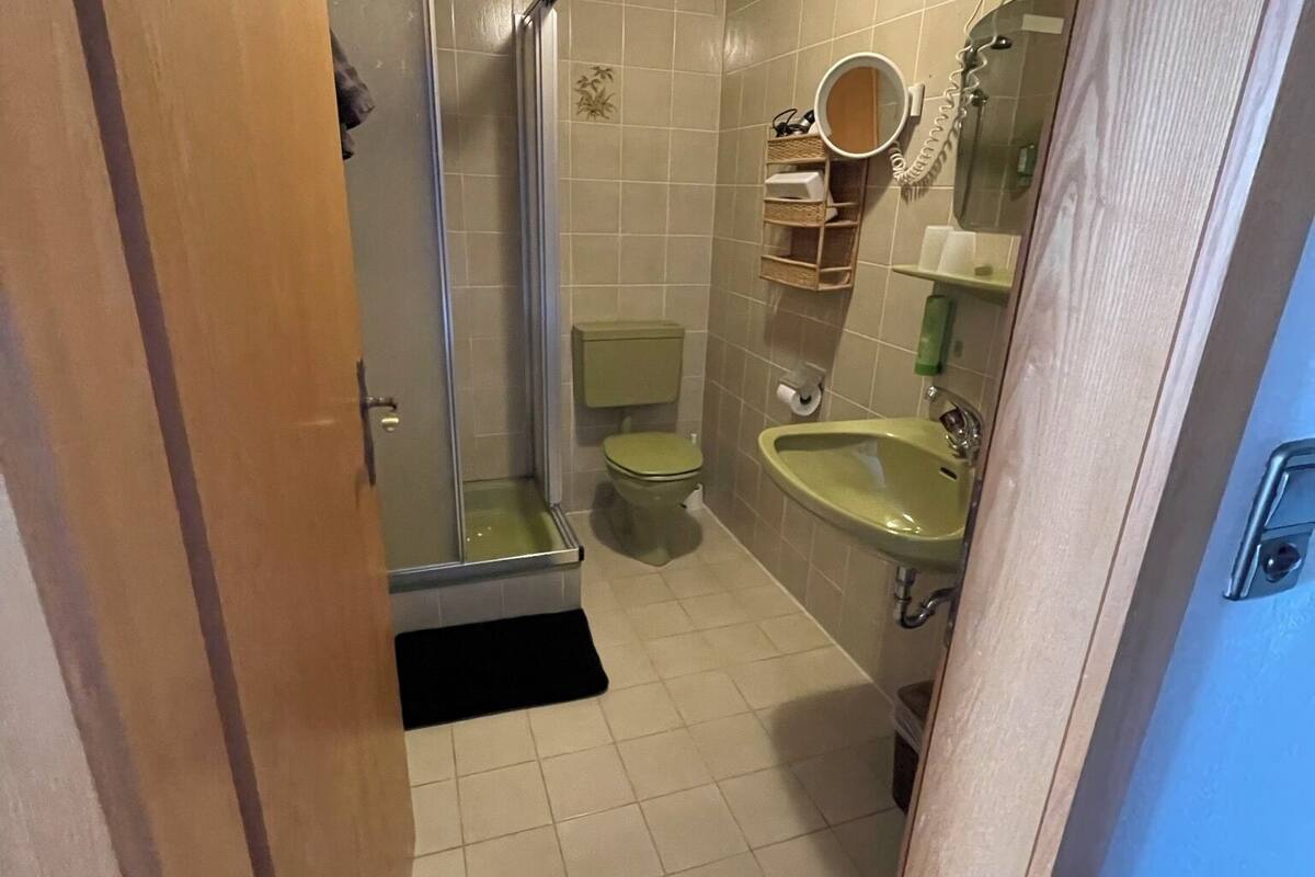 classic triple room | in-room safe, desk, free wifi, bed sheets