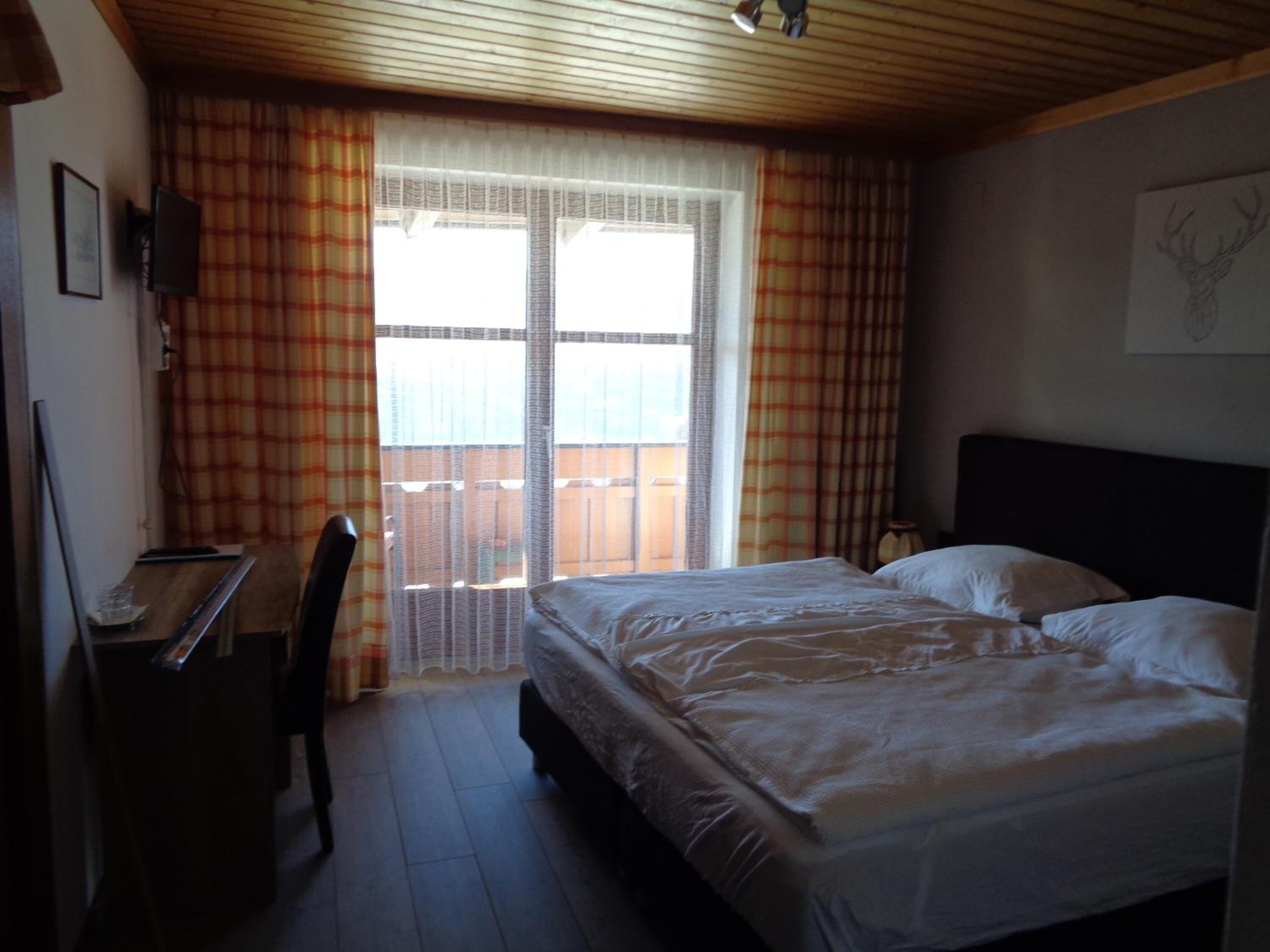 in-room safe, desk, free wifi, bed sheets