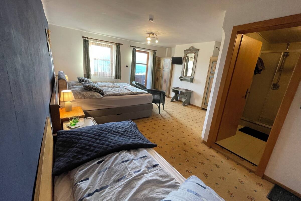 classic triple room | in-room safe, desk, free wifi, bed sheets