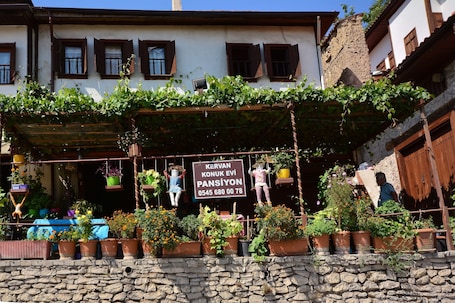 Fachada de la propiedad. Kervan Konuk Evi Pansiyon - Hostel