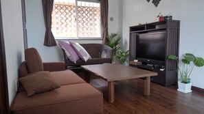 Family Apartment, Non Smoking, Kitchen | Living room | Flat-screen TV - ashipi ginoza (Ginoza)