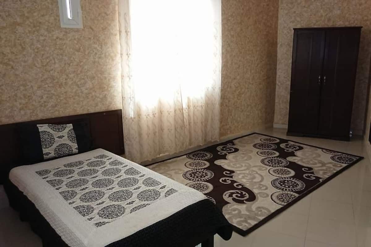 Premium bedding, in-room safe, desk, free WiFi