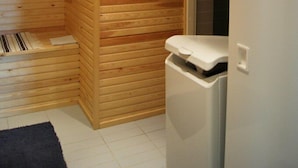 Cottage, sauna, en bord de lac | Salle de bain