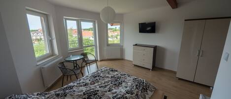 Double Room, Balcony | Free WiFi, bed sheets