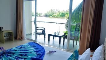 Phòng đôi hoặc 2 giường đơn Deluxe, nhiều giường, hút thuốc, tủ lạnh | Bộ đồ giường cao cấp, chăn bông, nệm Select Comfort, minibar