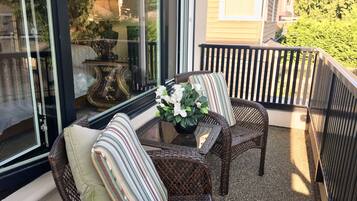 Double Room, Hot Tub | Balcony