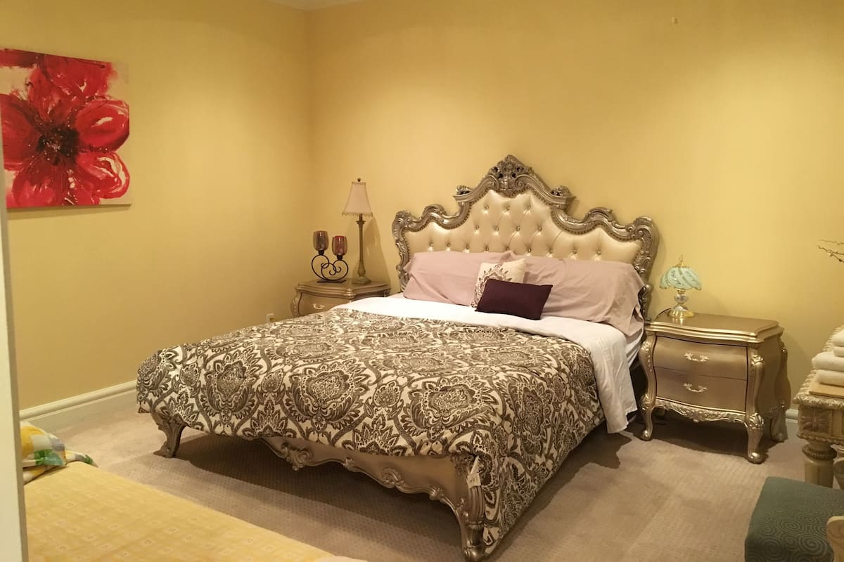 Suite, 2 Bedrooms | Egyptian cotton sheets, premium bedding, down comforters