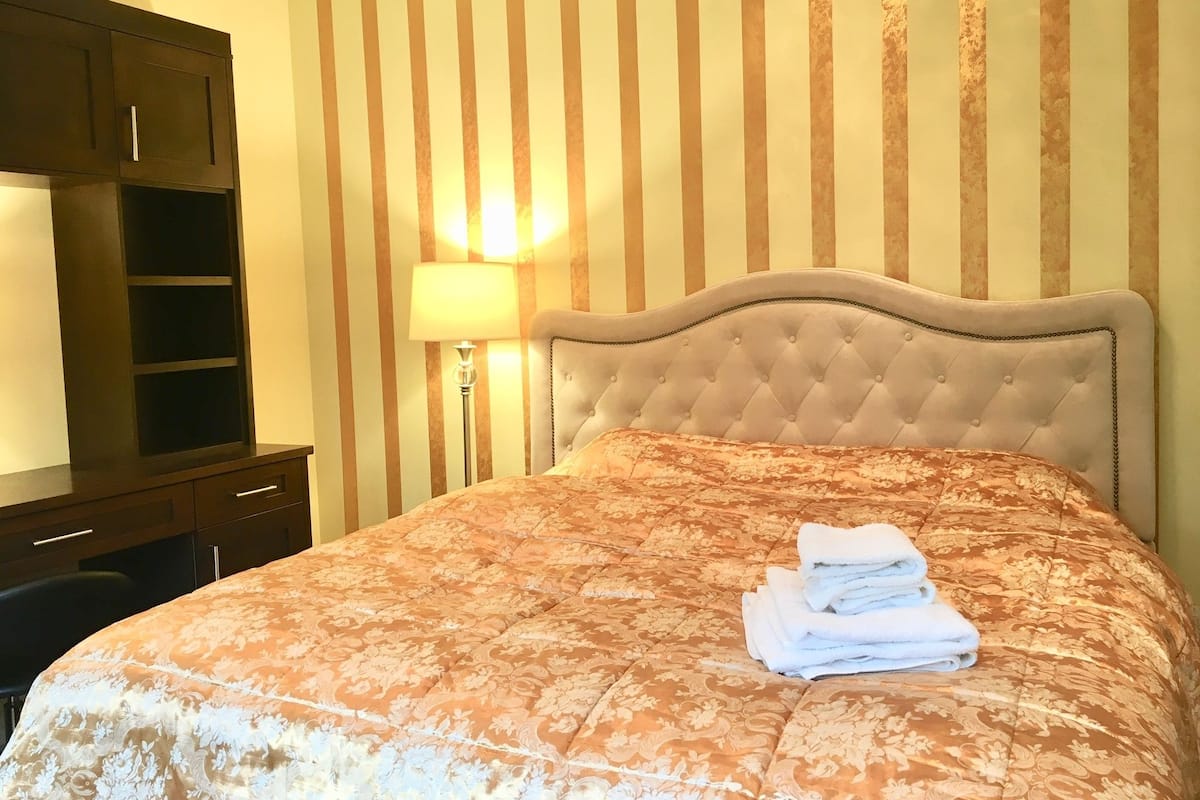 Double Room | Egyptian cotton sheets, premium bedding, down comforters, desk