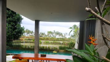 Tempat makan outdoor