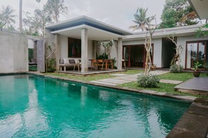 Courtyard view - Anggira Villa Ubud (Ubud)