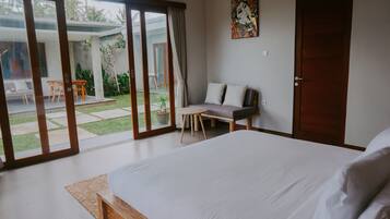 Villa, 3 slaapkamers, privézwembad | Een kluis op de kamer, individueel gedecoreerd, individueel gemeubileerd