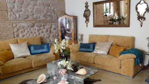 Lobby lounge - Hotel Las Aguedas (Ventosa)