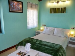 Doppelzimmer, 1 Doppelbett, Nichtraucher | Zimmersafe, schallisolierte Zimmer, kostenloses WLAN, Bettwäsche