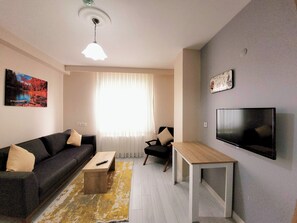 Svit Comfort | Vardagsrum | 82-centimeters LED-tv med satellitkanaler och tv