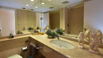 Apartment, 1 Queen Bed with Sofa bed | Bathroom | Shower, hair dryer, towels