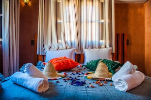 Quarto triplo | Ferros/tábuas de passar roupa, berços grátis, Wi-Fi de cortesia