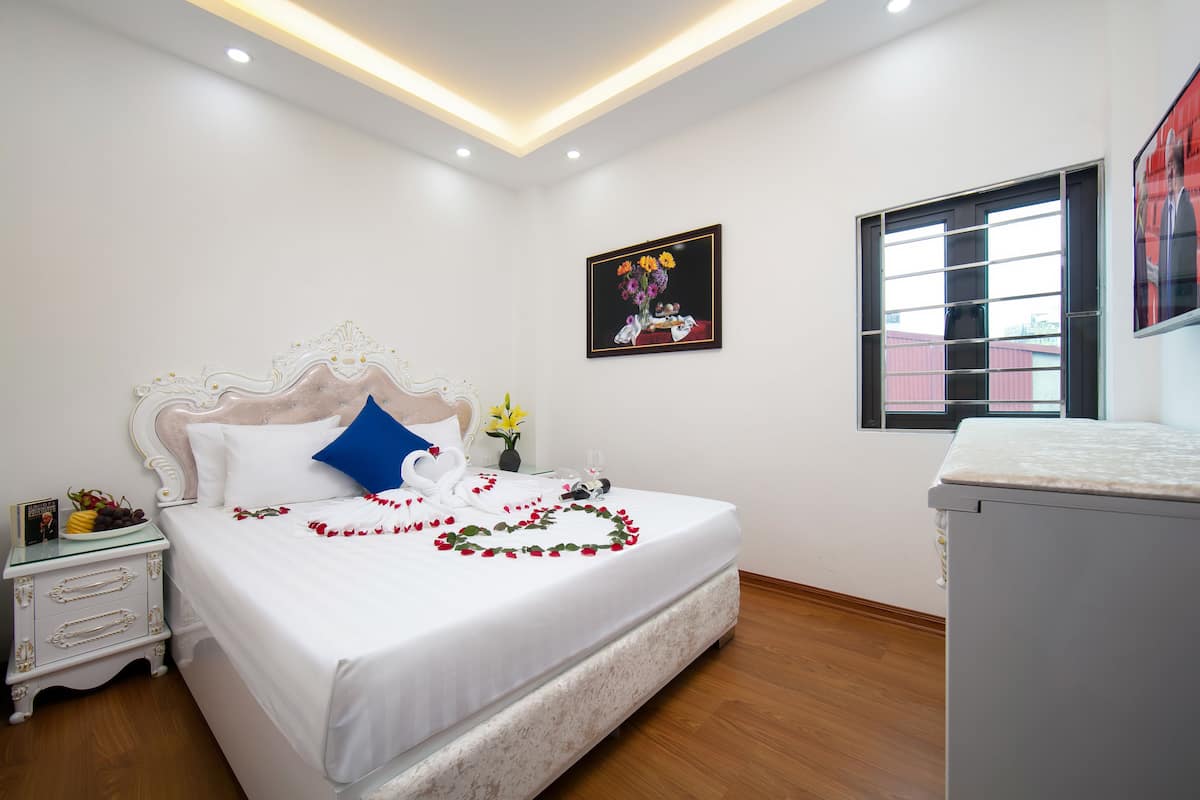 Superior Double Room | Minibar, desk, blackout drapes, free WiFi