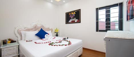 Superior Double Room | Minibar, desk, blackout drapes, free WiFi
