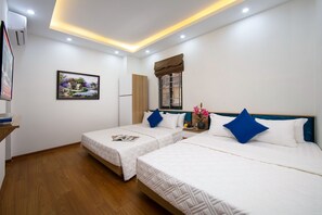 Family Room | Minibar, desk, blackout drapes, free WiFi - Hanoi Golden Hotel (Hanoi)